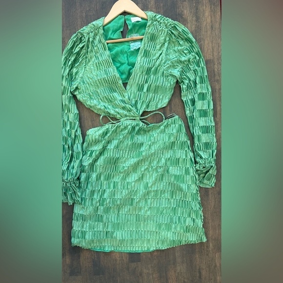 Vici Dee Ally Green Dress - Picture 3 of 7